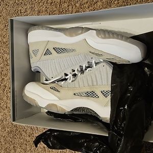 Air Jordan 11 Retro Low